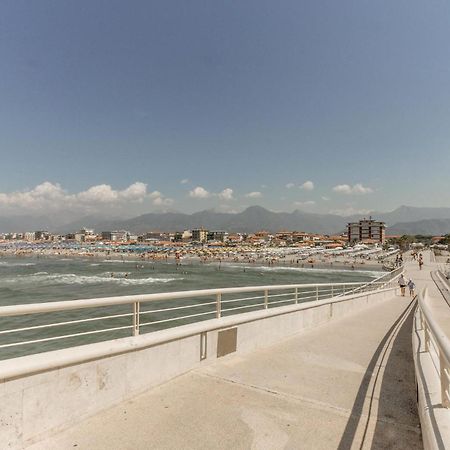 Sul Mare Apartment Лидо Ди Камайоре Екстериор снимка